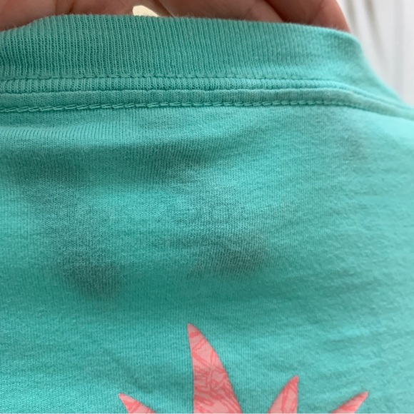 Vineyard Vines Kids L (14) Graphic LS Tee Pineapple Print Capri Blue Aqua Pink - Picture 5 of 13